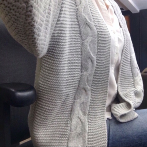Light GRAY Chunky Cable Knit Cardigan - Picture 5 of 7